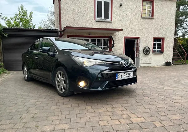 toyota avensis śląskie Toyota Avensis cena 56000 przebieg: 135000, rok produkcji 2017 z Kobylin